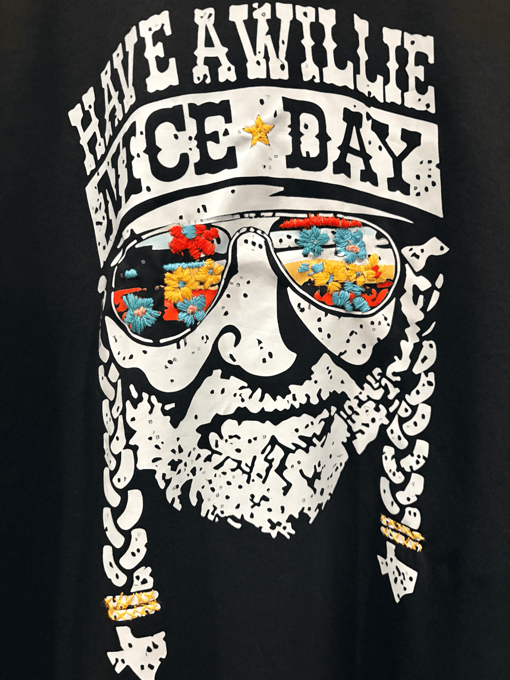 Hand-embroidered WILLIE tshirt - HYDE Ltd.